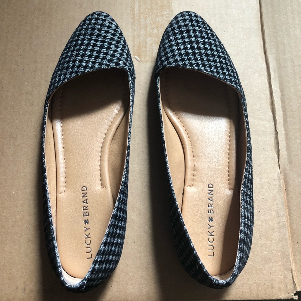 Lucky brand flats 8.5